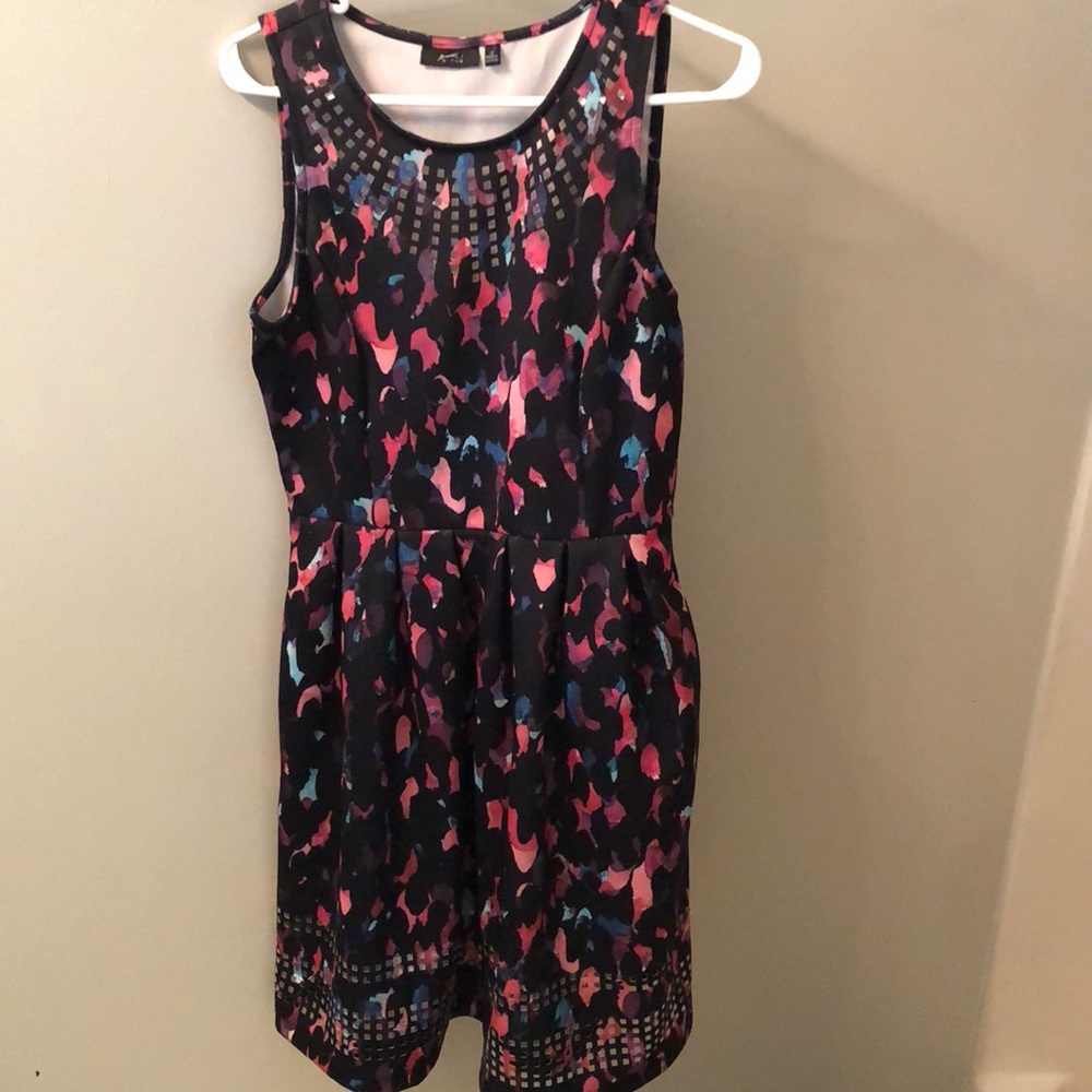 Colorful dress w/ pockets!